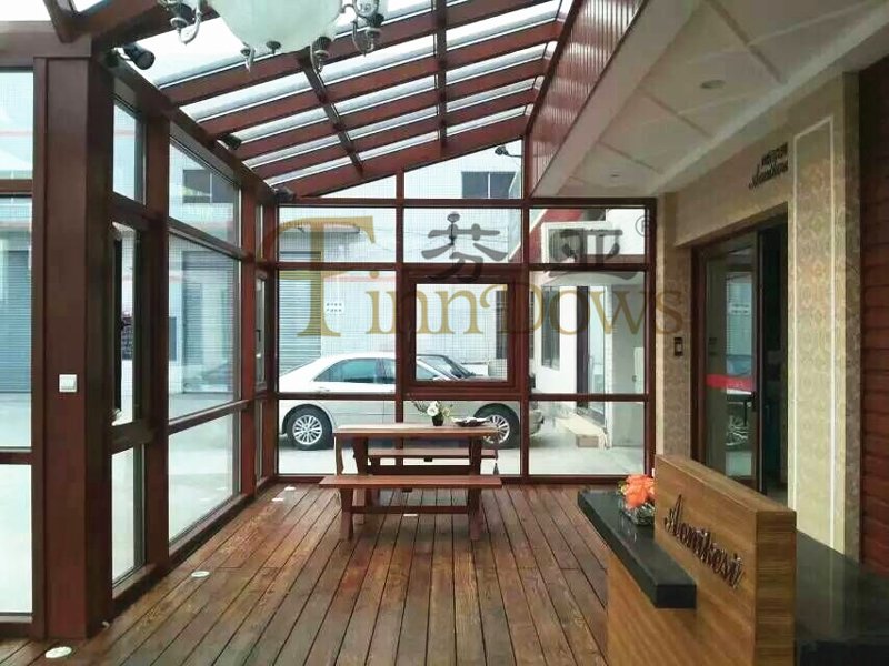 你是否正在考虑建造一个阳光房,却因为担心成本而犹豫不决?让我们一起探讨一下阳光房的价格吧!阳光房价格多少一平方?我们通过几个关键点来解答。